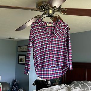 Vineyard vines flannel with pocket in front